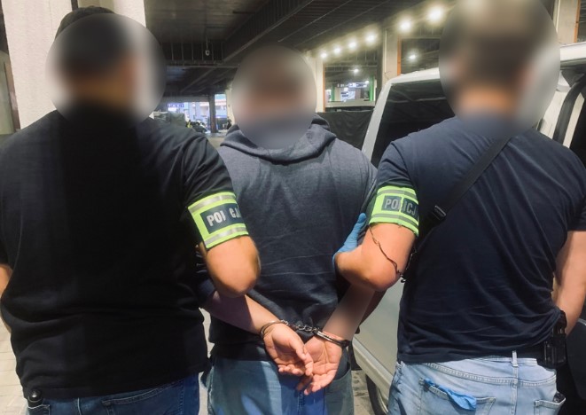 Niemal milion złotych zabrany seniorce. Oszuści udawali policjantów