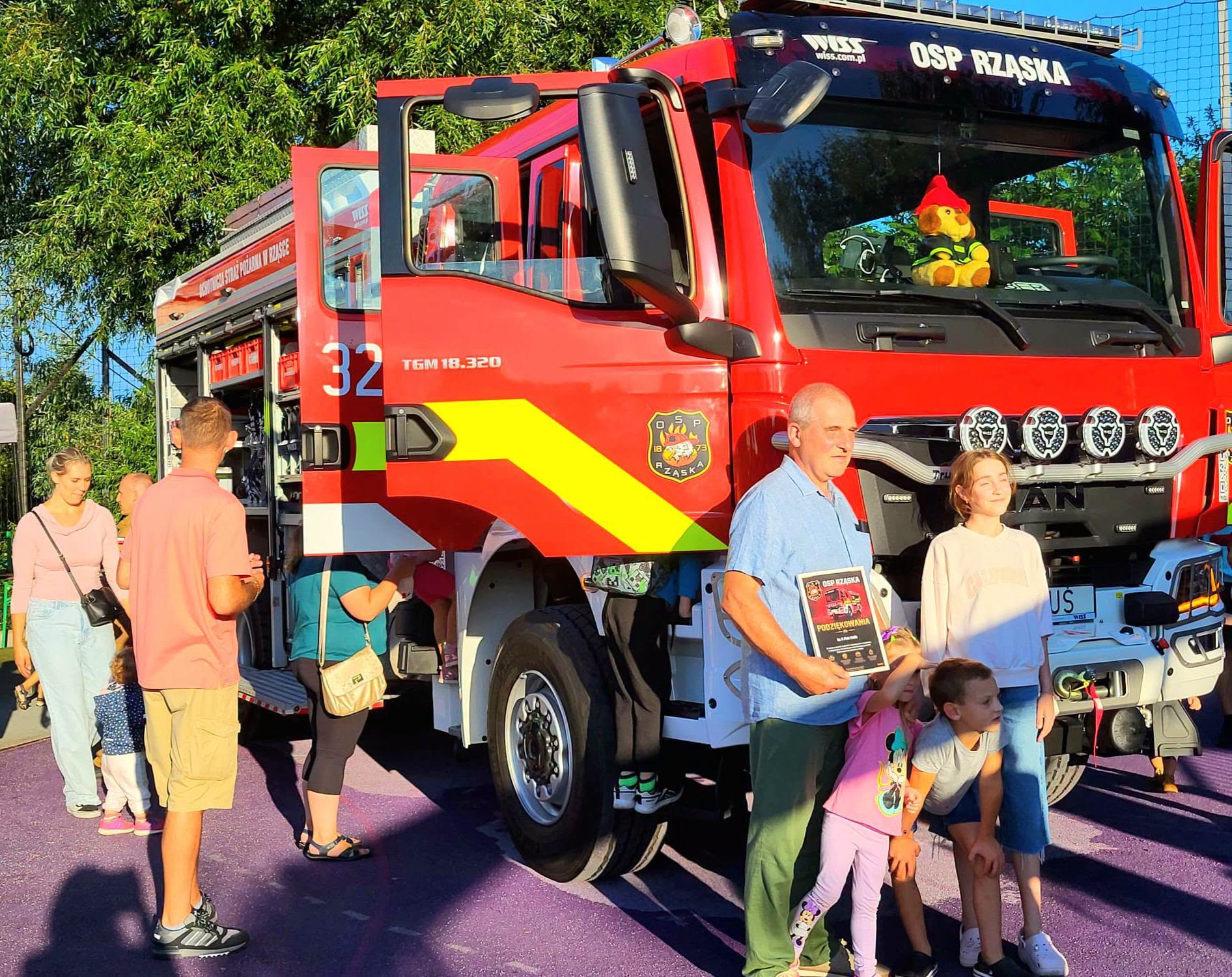 Strażacki samochód zyskał imię. Tak mieszkańcy Rząski pożegnali lato