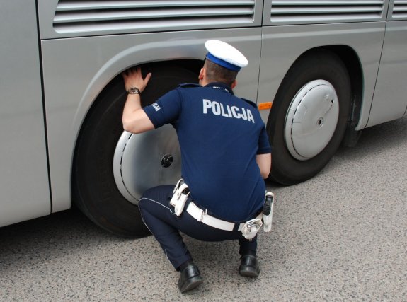 Ruszają wakacyjne kontrole autobusów. Policja sprawdzi pojazdy przewożące dzieci